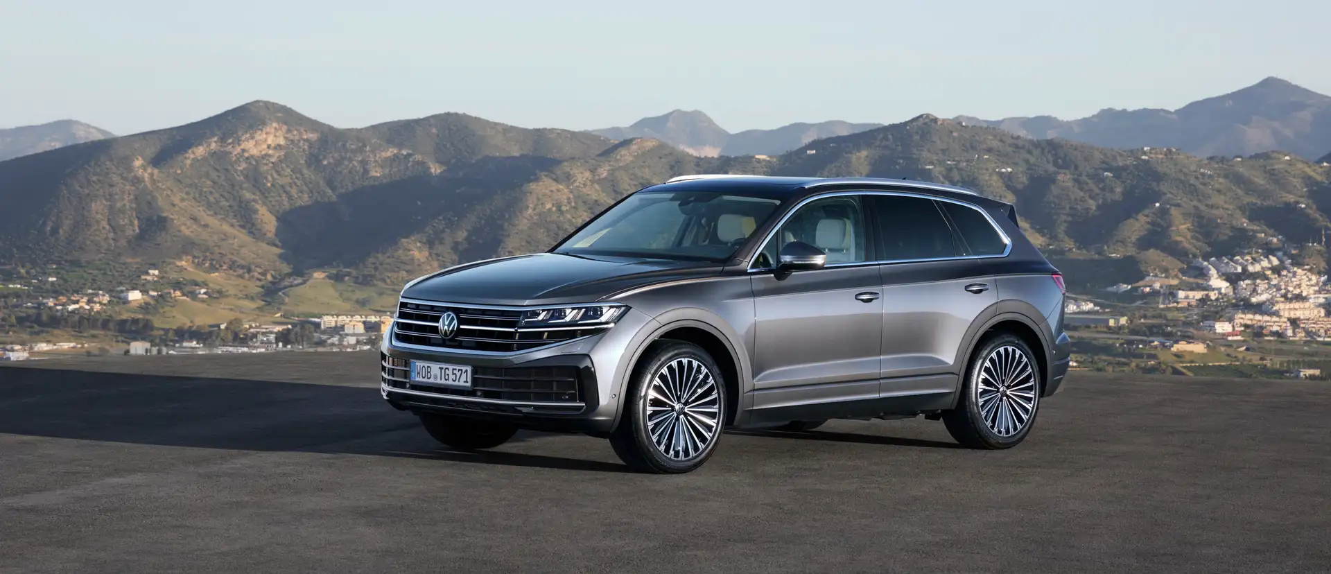VW Touareg Mietwagen von CarVia
